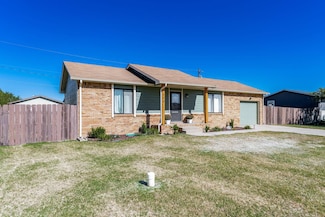 408 N Hickory Ln, Maize, KS 67101