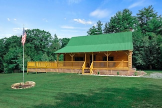 8 Baker Dr, Corinth, NY 12822