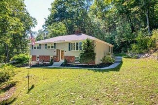 302 Kendall Rd, Tewksbury, MA 01876
