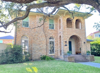 1 Cedar Lawn Dr S, Galveston, TX 77551