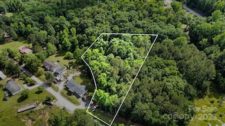 1 Gibson End Rd, Great Falls, SC 29055