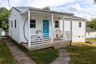 331 Thompson St, Staunton, VA 24401