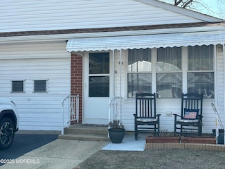16 Crocus Ln Unit B, Whiting, NJ 08759