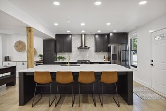 121 3rd St E, Carver, MN 55315