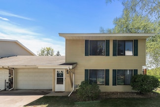 3851 Heather Dr, Saint Paul, MN 55122