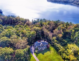 74 High Winds Dr, Yarmouth, ME 04096