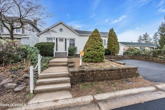 7 Raritan Ave, Leonardo, NJ 07737