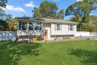 15 New York Ave, Bay Shore, NY 11706