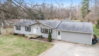 53726 Glenwood Rd, Dowagiac, MI 49047