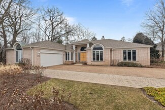 1730 Lilly Ct, Highland Park, IL 60035