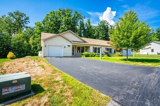 10 Berry Ln Unit 102, Biddeford, ME 04005