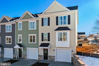 332 W 11th St, Front Royal, VA 22630