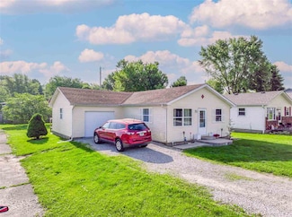 208 Holly St, Connersville, IN 47331