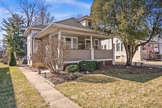 725 Cutler St, Saint Charles, IL 60174