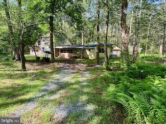 20 Yellow Feather Path, Gouldsboro, PA 18424