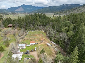 201 Browntown Rd, Cave Junction, OR 97523