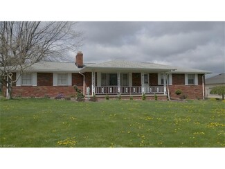 10992 Garden Center Dr, New Middletown, OH 44442