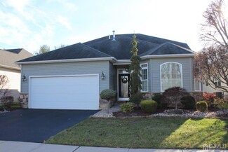 37 Vineyard Ct, Monroe Township, NJ 08831