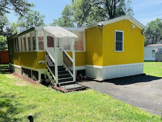 916 Legend Dr, Walden, NY 12586
