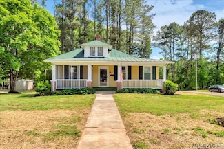 912 1st Ave, Lawrenceville, VA 23868