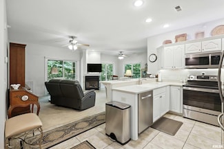 1227 E Kimberly Rd, Davenport, IA 52807