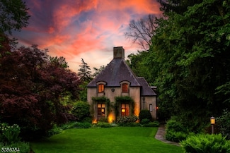 99 S Mountain Ave, Montclair, NJ 07042