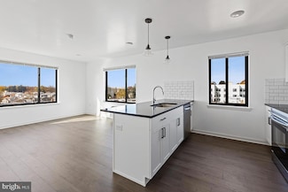 404 Fountain St Unit 108, Philadelphia, PA 19128