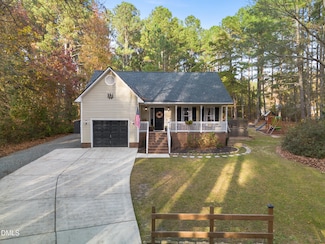 137 Dewar St, Fuquay Varina, NC 27526