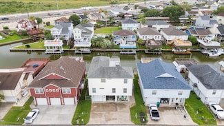 27 N Flamingo St, La Marque, TX 77568