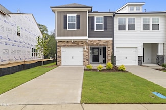 823 Kensley Grove Ln, Fuquay-Varina, NC 27526