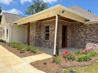 1821 Freedom Ring Dr, Flowood, MS 39047