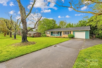 1204 Meadowood Dr, Shelby, NC 28150