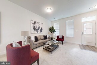 95 49th St SE, Washington, DC 20019
