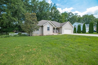 120 Woodridge Dr, Tullahoma, TN 37388
