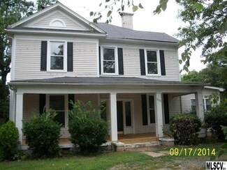 232 3rd St SE, Hickory, NC 28602