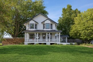 1517 W Jefferson St, Winterset, IA 50273