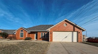 2810 Terrace Way, Altus, OK 73521
