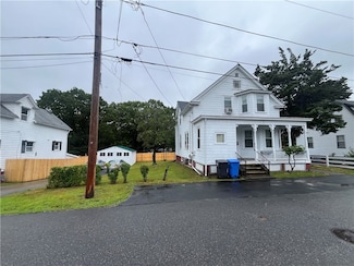 12 Winthrop St, Cranston, RI 02910