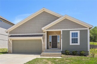 6729 Prairie Ln, Parkville, MO 64152