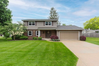 1402 Hampshire Dr, South Bend, IN 46614