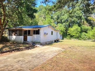 812 E Edney Ave, Crestview, FL 32539