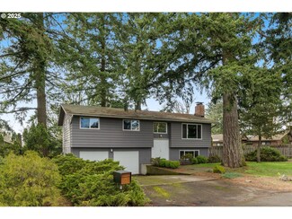 303 Cherry Ave, Oregon City, OR 97045