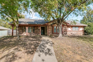 520 Baker Dr, Hurst, TX 76054