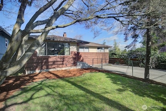 5112 SW Charlestown St, Seattle, WA 98116