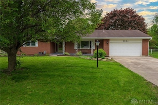 3234 Maplewood Dr, Beavercreek, OH 45434