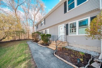 270 Sunderland Rd Unit 23, Worcester, MA 01604