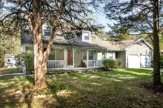 3 Bay St, Mattapoisett, MA 02739