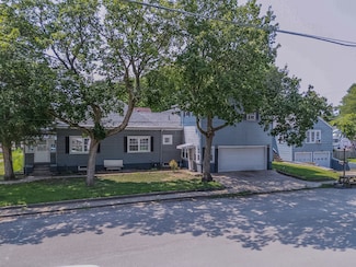 225 E Pinckney St, Pontiac, IL 61764