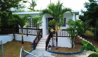 392 Bravos de Boston, Vieques, PR 00765