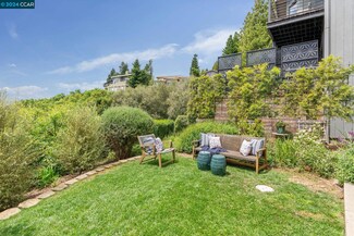 11 Bay Forest Place, Oakland, CA 94611